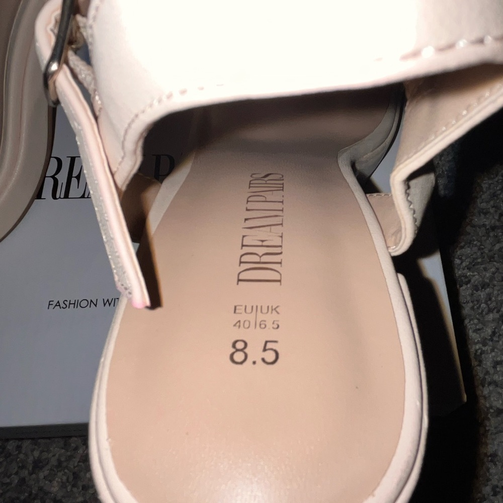 Dream Pairs Beige Block Heel Sandals - Picture 5 of 6